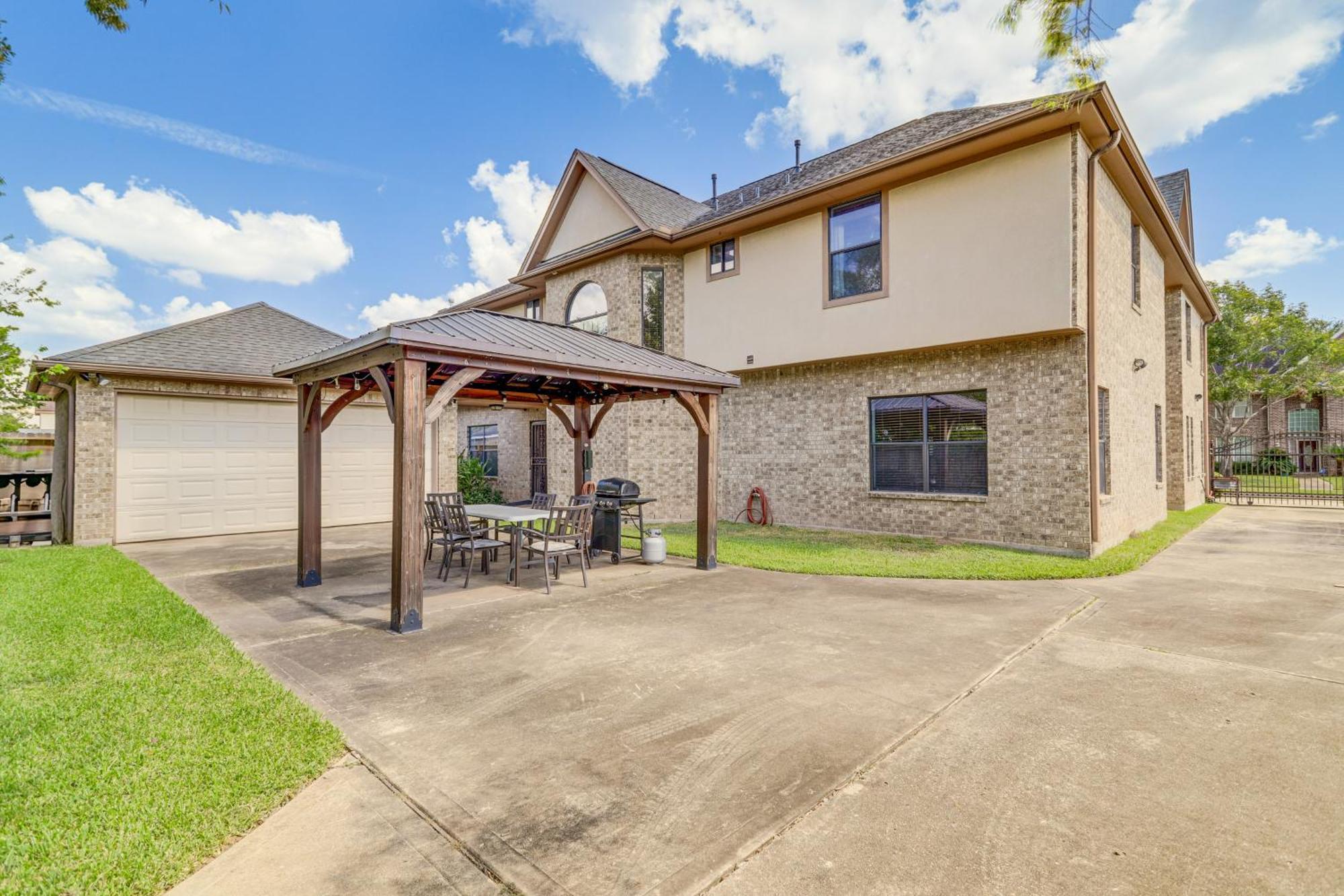 Elegant Houston Home With Gazebo And Game Room! المظهر الخارجي الصورة