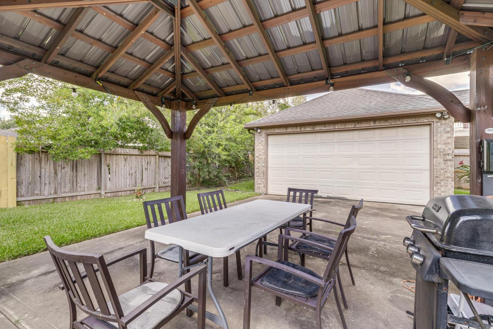 Elegant Houston Home With Gazebo And Game Room! المظهر الخارجي الصورة